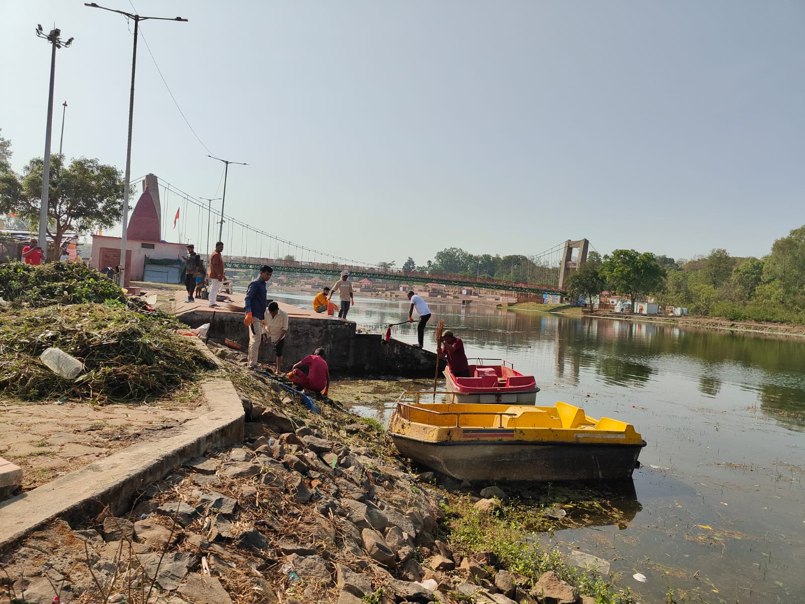 अमरकंटक के नर्मदा नदी में लगातार हो रही साफ सफाई  posted by Kishor Kumar Soni  from Anuppur