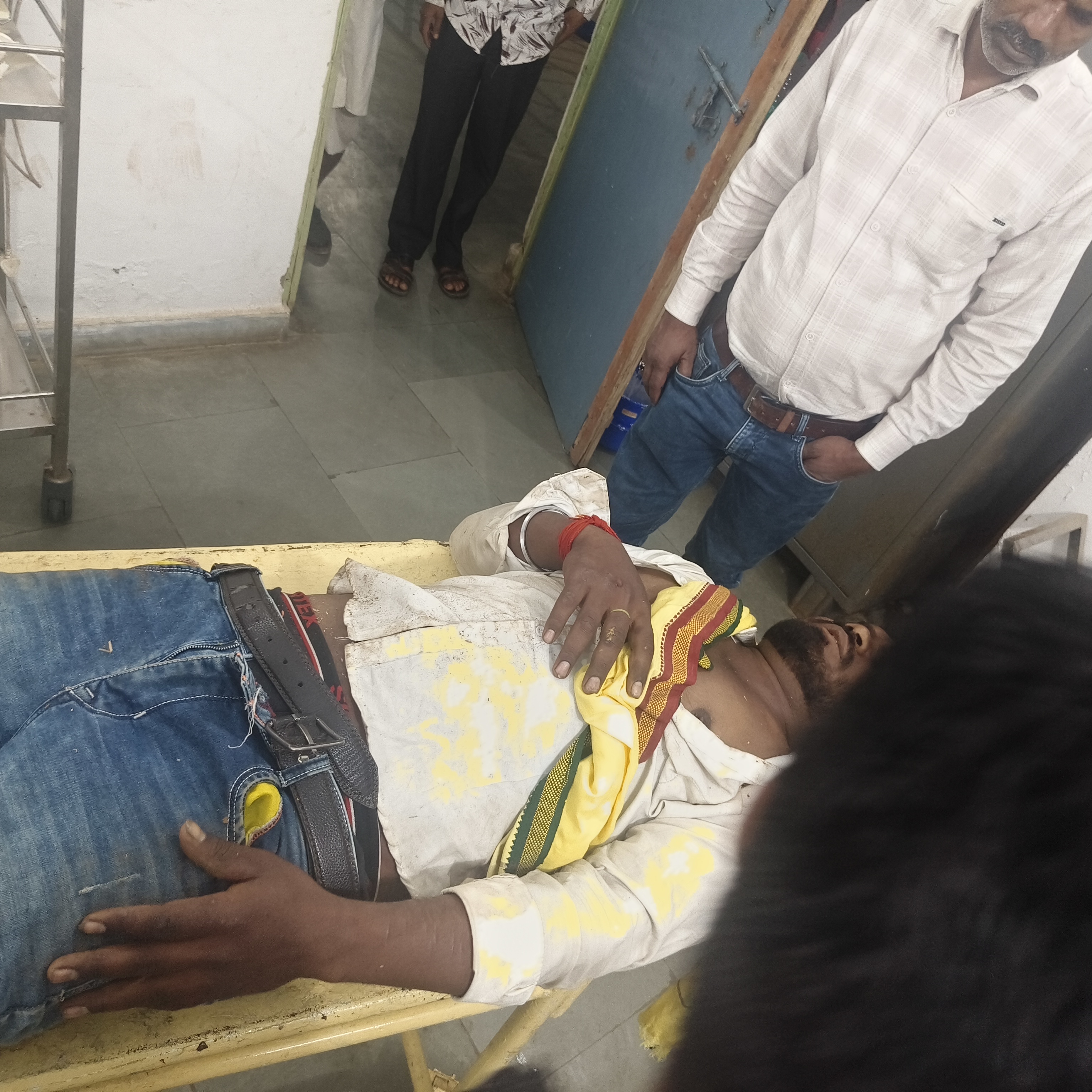 आमला के पास ट्रैक्टर की टक्कर से युवक घायल, चालक मौके से फरार posted by Mohammad Asif Langha from Amla