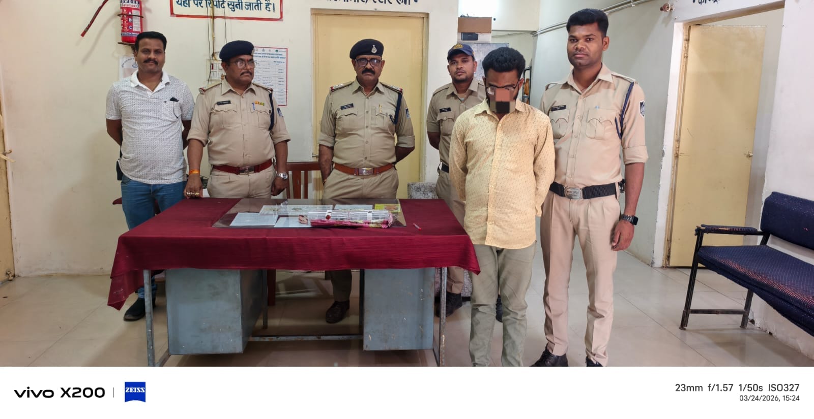 देशी पिस्टल बेचने के लिए ग्राहक का इंतजार कर रहा था आरोपी, घेराबंदी कर पकड़ा posted by Lokesh Davde