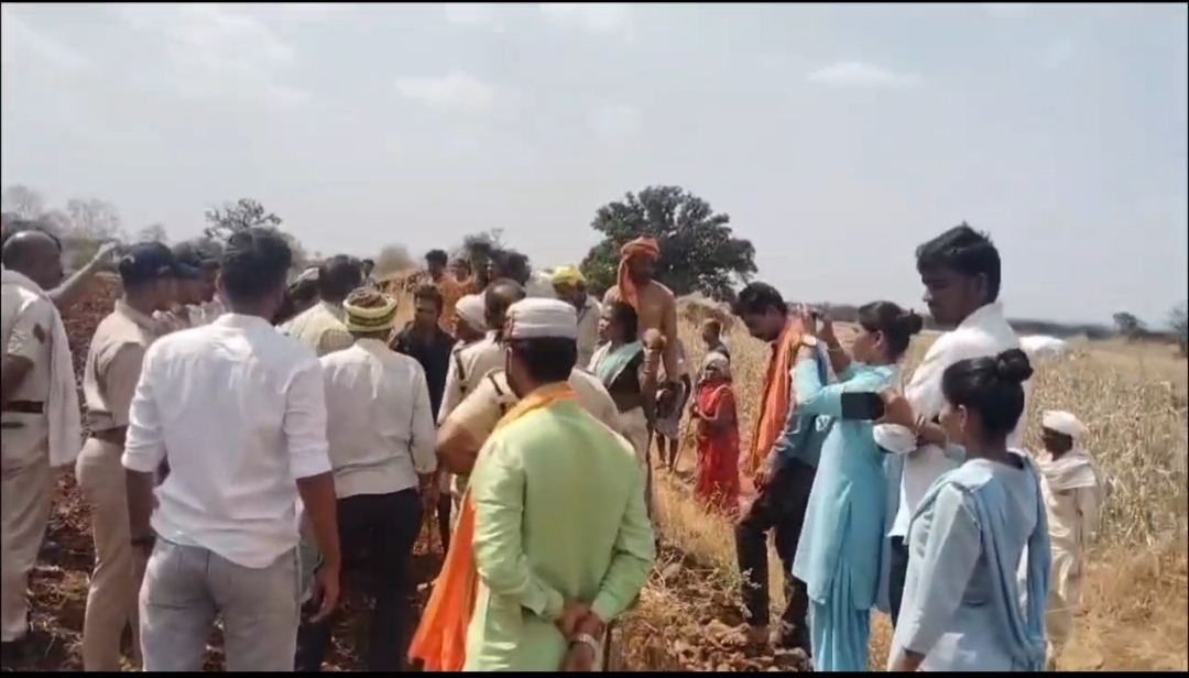 जमीन सीमांकन के दौरान हुआ विवाद,बदला हिंसा में, बीजेपी युवा मोर्चा जिलाध्यक्ष सहित पुलिस कर्मी हुए घायल  posted by Mohammad Afsar  from Multai