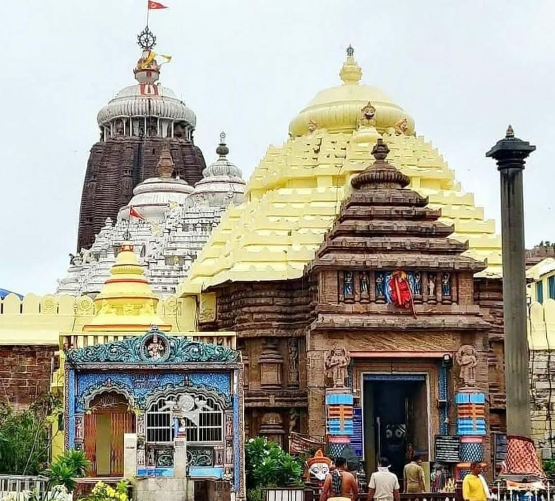 करोल बाग में बड़ा हादसा: झंडेवालान मंदिर के पास पलटी डबल डेकर बस, 2 की मौत posted by Rajneesh Dev Parmar