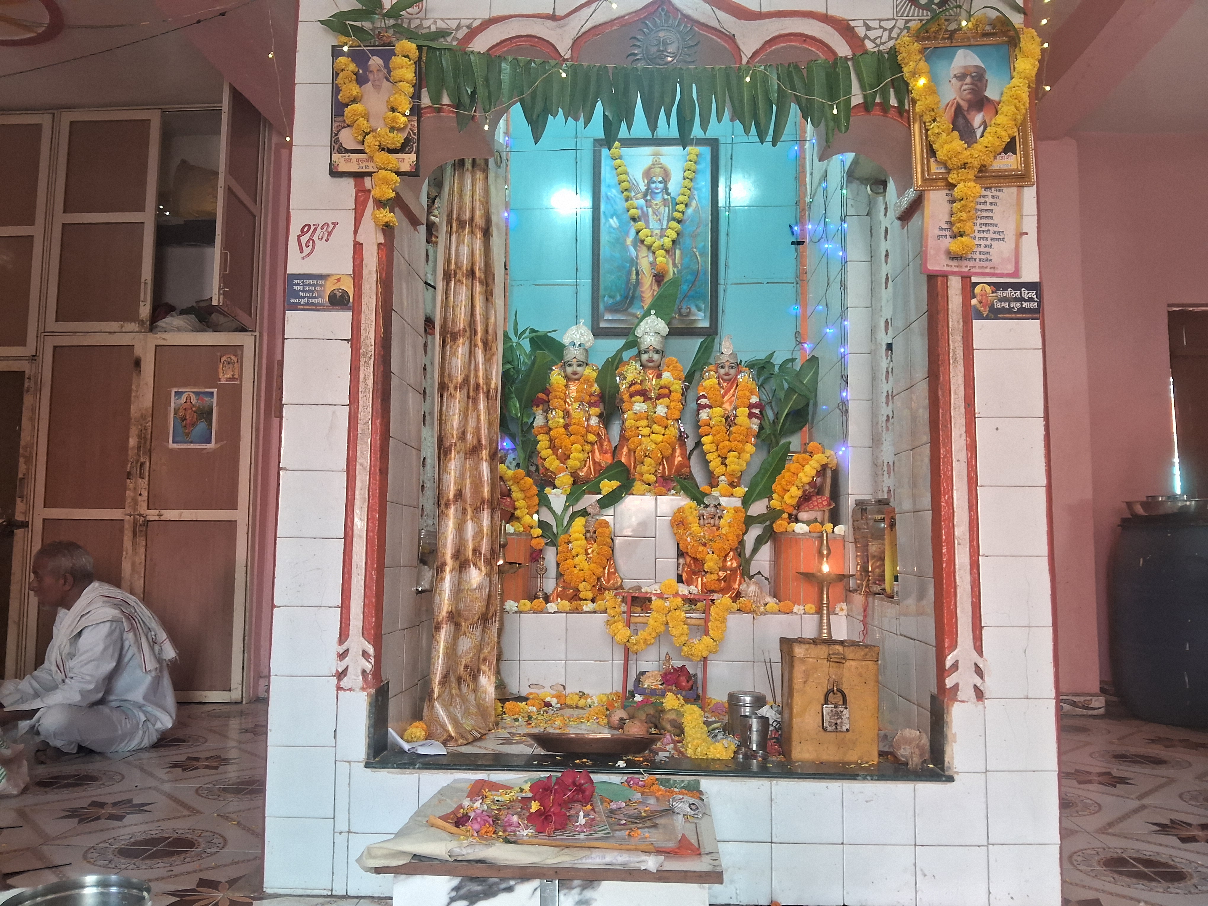 प्राचीन  मर्यादापुरुषोत्तम श्रीराम मंदिर जामुनिया में श्रीराम जी का जनमोत्स्व मनाया posted by Nagin Mhajan