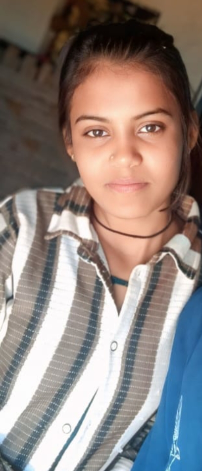 फाँसी के फंदे से लटका मिला नवविवाहित का शव परिजनों ने पति पर लगाए हत्या के आरोप posted by Akib Khan from Damoh