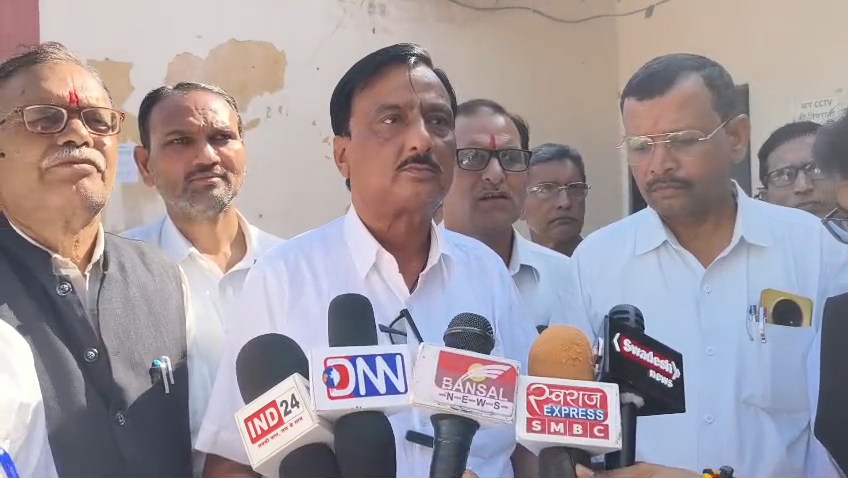 नवीन एसडीएम भवन शुरू न होने पर अधिवक्ताओं में आक्रोश, आमरण अनशन की चेतावनी posted by Arvind Tiwari from Teonthar