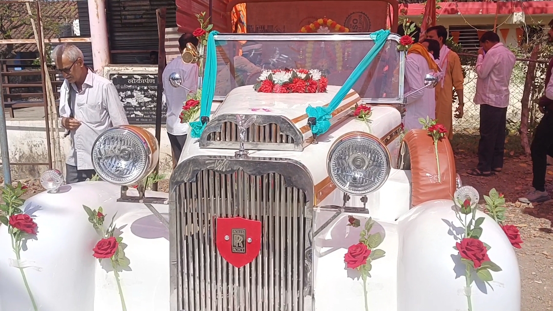 भक्ति के रंग में डूबा केसली: राम जानकी मंदिर से निकली भव्य शोभायात्रा, 'जय श्री राम' के जयकारों से गूंजा अंचल posted by Manish Kumar Chaubey from Sagar