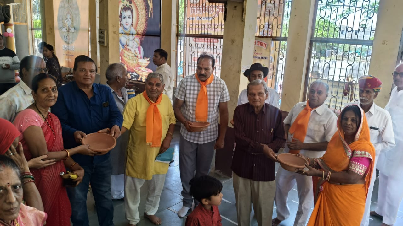 भगवान राम जन्मोत्सव पर पक्षियों के लिए विशेष आयोजन posted by Ashish Sharma from Ratlam