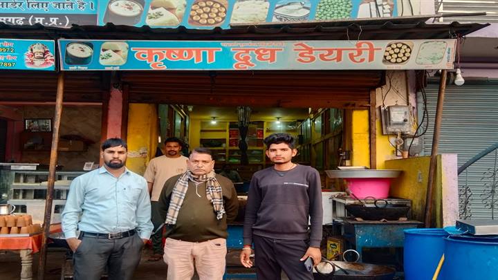पीएमएफएमई योजना के अंतर्गत श्री संदीप ने डेयरी उत्पाद निर्माण इकाई स्थापित कर आत्मनिर्भरता की दिशा में बढ़ाया महत्वपूर्ण कदम