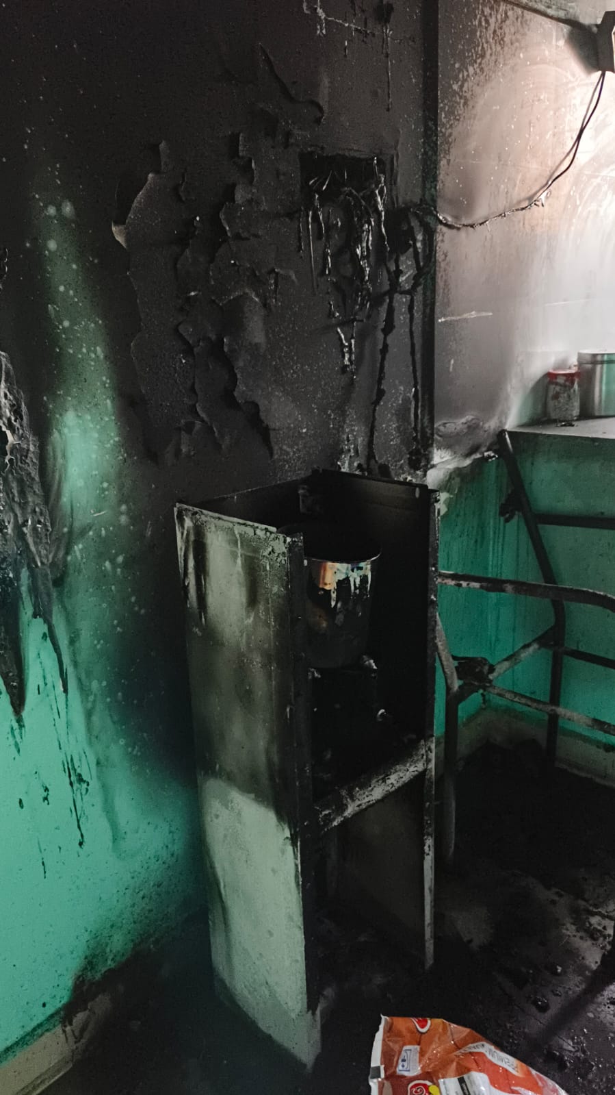 वॉटर डिस्पेंसर फटने से मकान में लगी आग, फायर टीम की सूझबूझ से टला बड़ा हादसा posted by Mohammad Afsar  from Multai