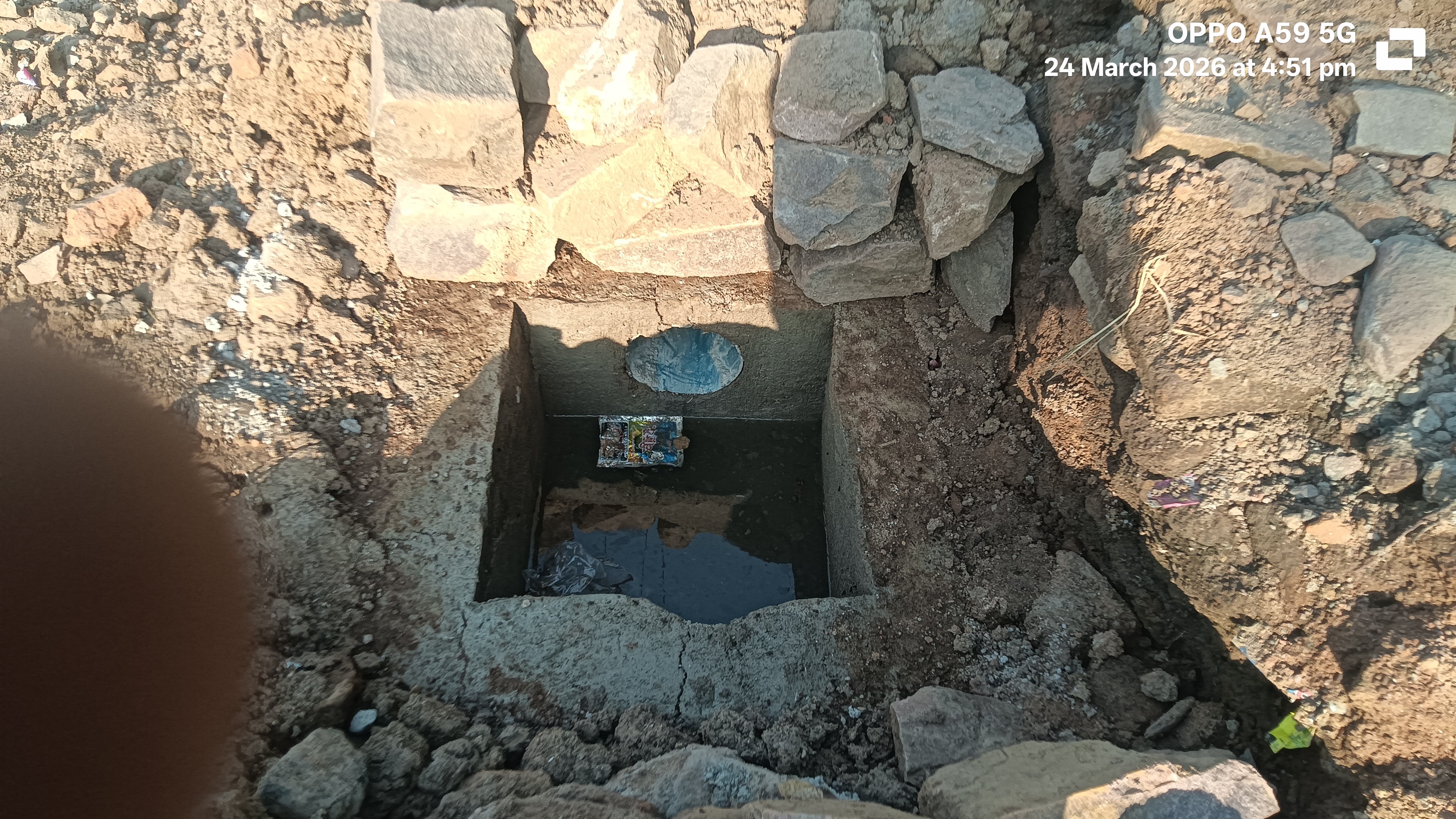 बरेठी गांव में अंडरग्राउंड नाली का कराया जा रहा घटिया निर्माण कार्य   posted by Rakesh Ahirwar from Tikamgarh