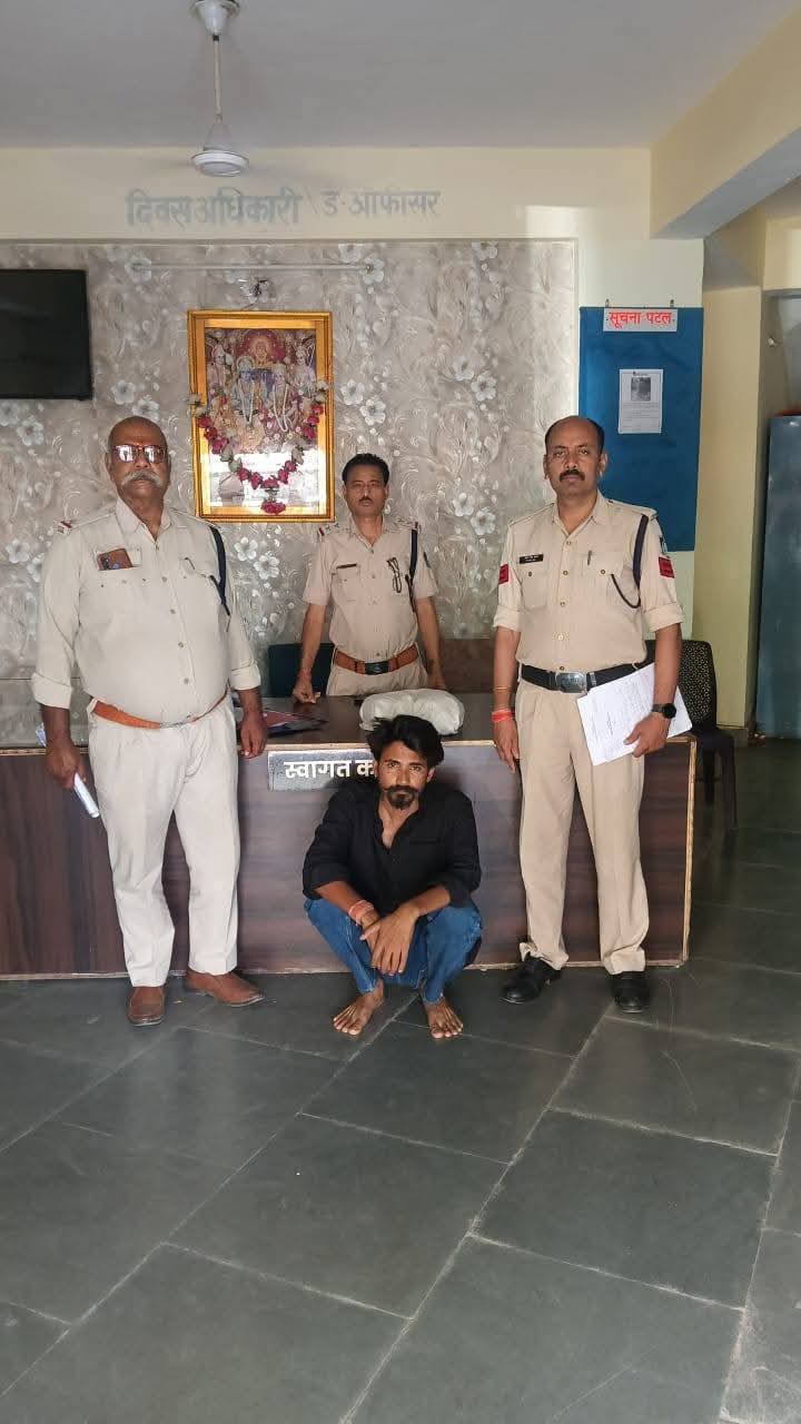 थाना कोतवाली पुलिस ने रात्रि फोरलेन हाइवे पेट्रोलिंग के दौरान अवैध मादक पदार्थ 2 किलोग्राम से अधिक गांजा एवं तस्करी में प्रयुक्त मोटरसाइकिल  posted by Amit Kumar Awasthi