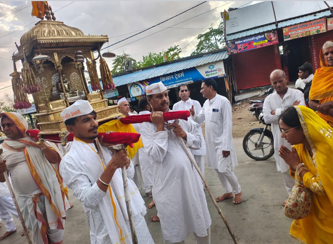 केसली में गूंजा 'त्रिशला नंदन वीर की जय', धूमधाम से मनाया गया भगवान महावीर का जन्म कल्याणक posted by Manish Kumar Chaubey from Sagar