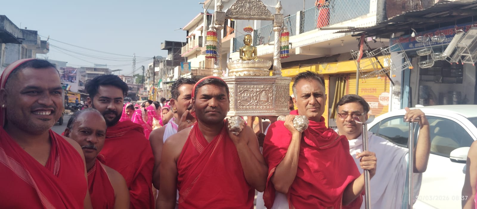 भगवान महावीर के जन्मकल्याणक में निकली विशाल शोभायात्रा posted by Abhishek Jain from Bargi