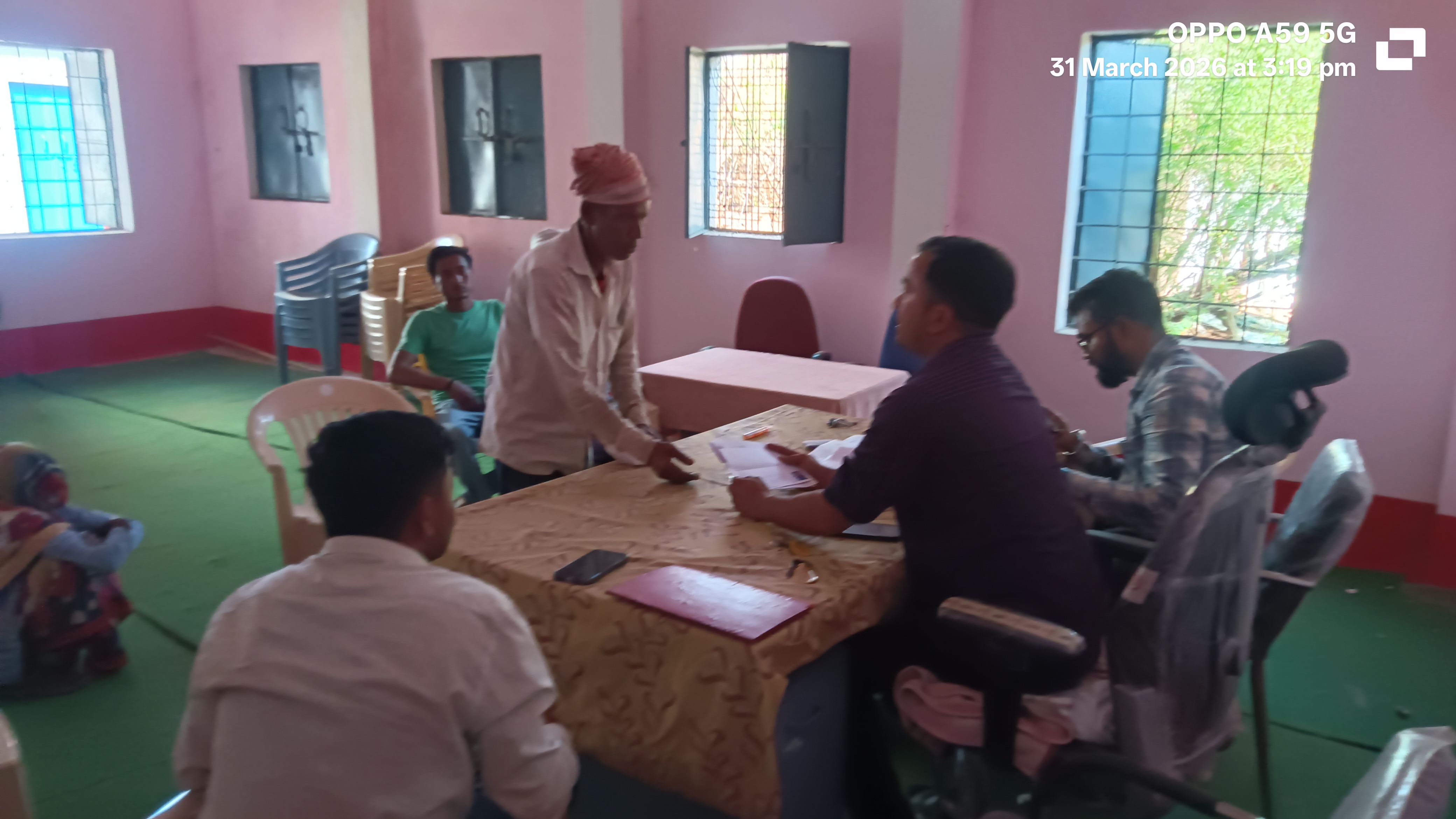 ग्राम पंचायत बंधा में लोगों की सुनी गई समस्याएं,किया गया निराकरण posted by Rakesh Ahirwar from Tikamgarh