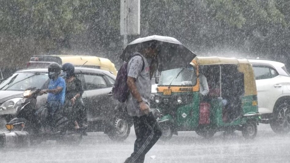 सीहोर में तेज बारिश, चने के आकार के ओले गिरेः अगले एक दो दिन ओर बारिश होगी, posted by Naphis Khan from Ichhawar