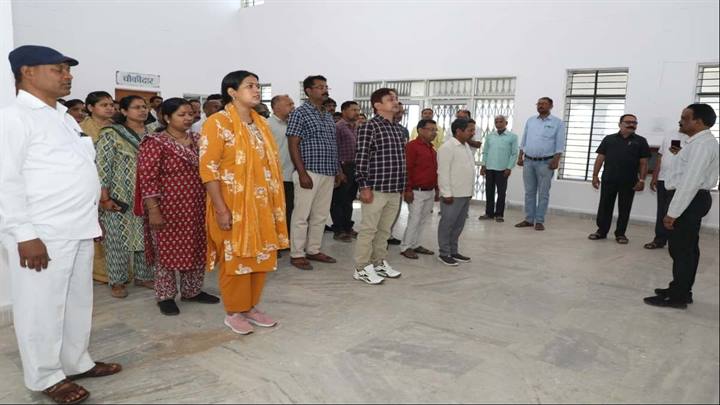 दिल्ली में सामूहिक राष्ट्रगीत और राष्ट्रगान गायन कार्यक्रम