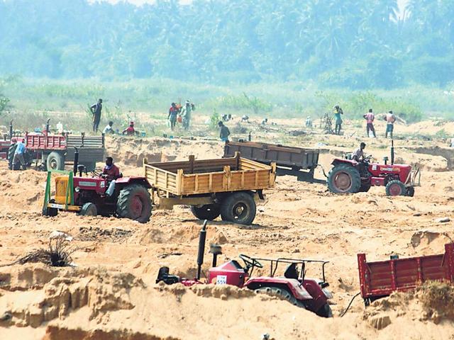  रेत का अवैध कारोबार: महाकाल मिनरल्स के नाम पर नदी-नालों का दोहन posted by KD Khan from Umaria