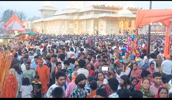 विश्व प्रसिद्ध जाम सांवली हनुमान मंदिर में उमड़ा आस्था का सैलाब posted by Umesh Kisna Dongare  from Pandhurna