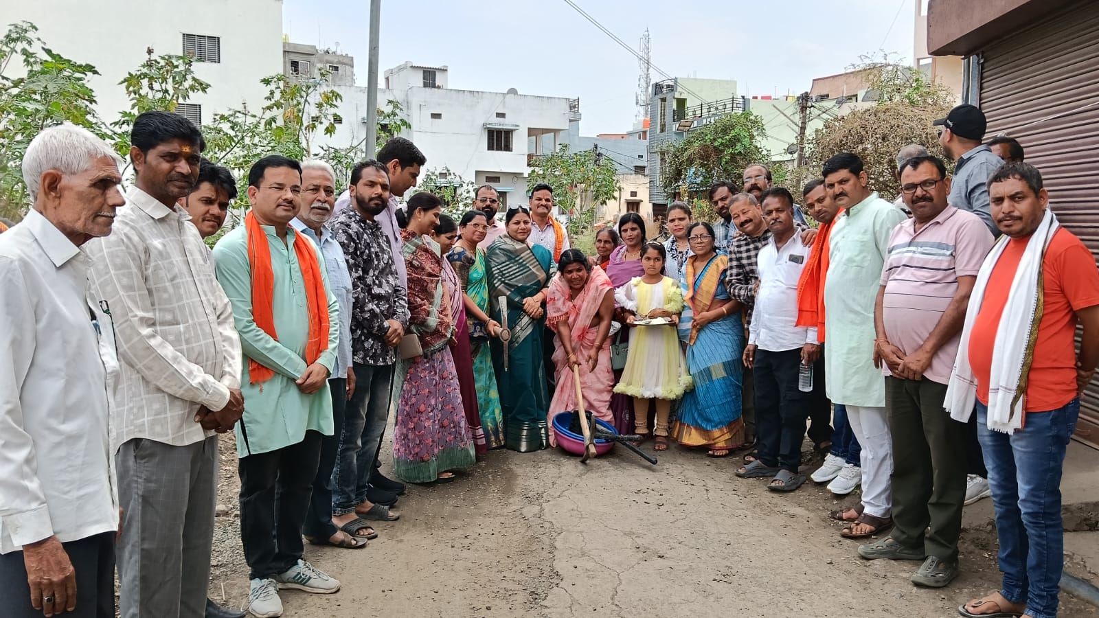 ताप्ती वार्ड की बहुप्रतीक्षित सड़क का हुआ भूमि पूजन, 12.70 लाख की लागत से होगा निर्माण। posted by Mohammad Afsar  from Multai