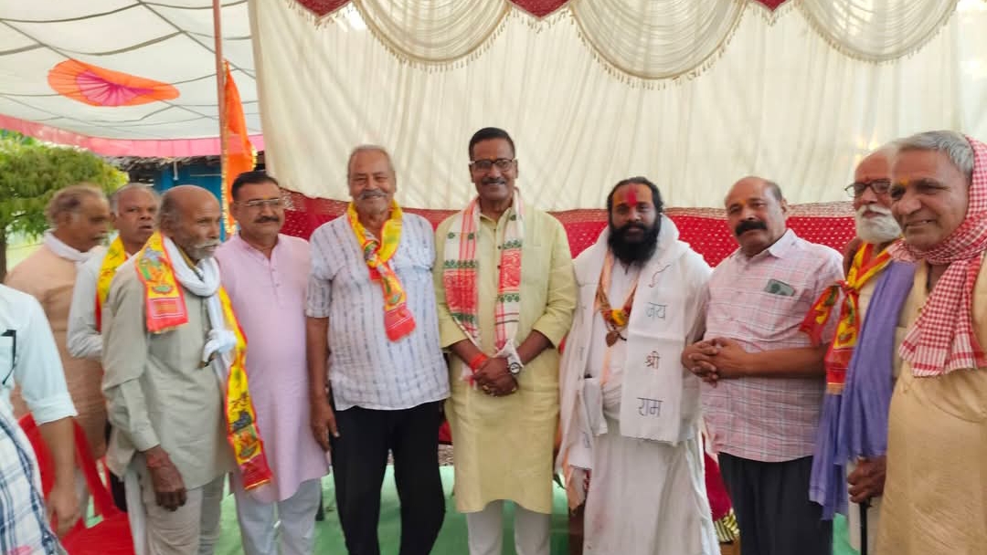 भक्ति के रंग में रंगा केसली: पूर्व मंत्री हर्ष यादव ने श्रीमद्भागवत कथा में टेका मत्था, क्षेत्र की खुशहाली के लिए मांगा आशीर्वाद