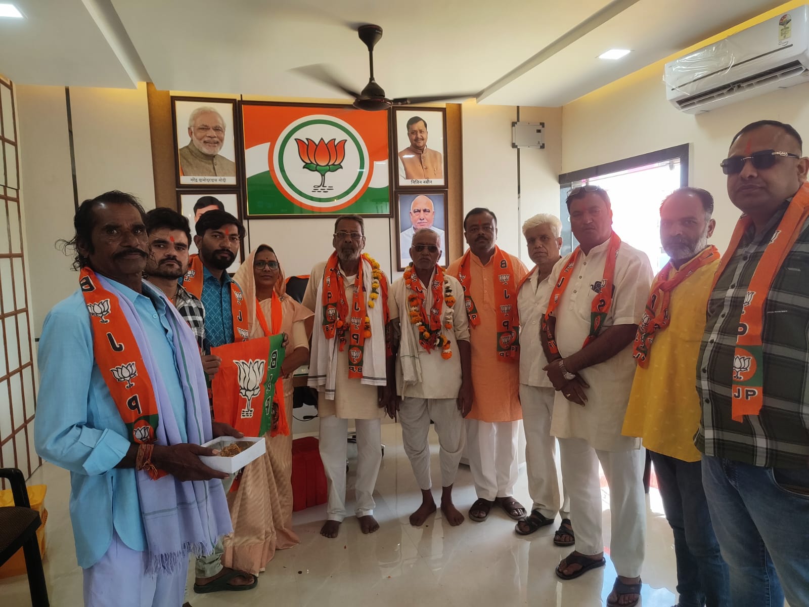 भाजपा का 47वाँ स्थापना दिवस: देवरी विधानसभा में दिखा उत्साह, वरिष्ठ कार्यकर्ताओं का हुआ सम्मान posted by Manish Kumar Chaubey from Sagar