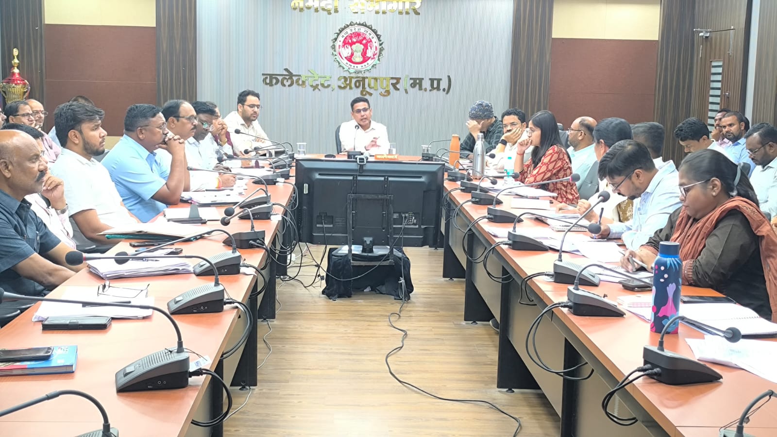 जिले में सभी निर्माण कार्य शासन द्वारा निर्धारित मानकों के अनुसार ही कराएं जाएं- कलेक्टर   posted by Kishor Kumar Soni  from Anuppur