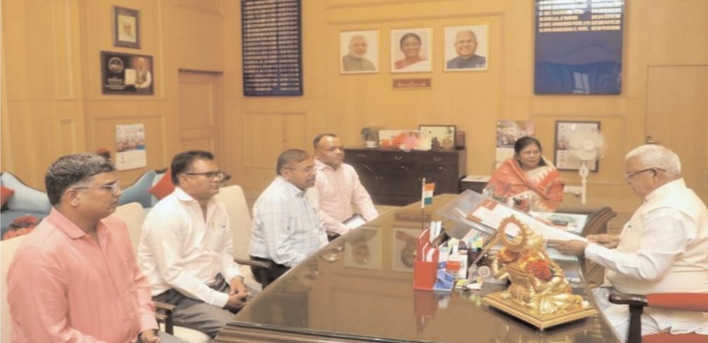 राज्यपाल से मिला मप्र ट्राईबल वेलफेयर टीचर्स एसोसिएशन का प्रतिनिधि मंडल posted by Lokesh Davde