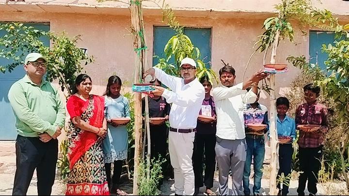 बच्चों की संवेदनशीलता से पक्षियों को राहत