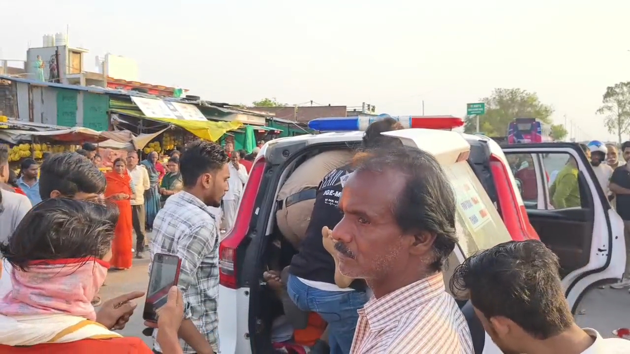 दर्दनाक सड़क हादसा चाकघाट मंत्री चौराहे पर