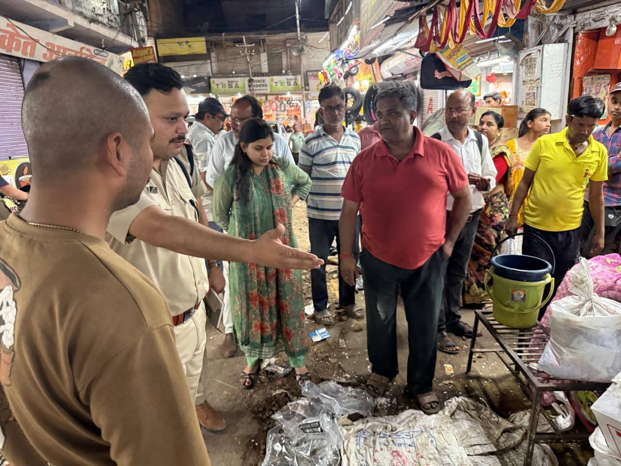 📰 शहर में अतिक्रमण के खिलाफ प्रशासन सख्त, 5 दुकानदारों पर समन शुल्क की कार्रवाई posted by Suraj Kevat