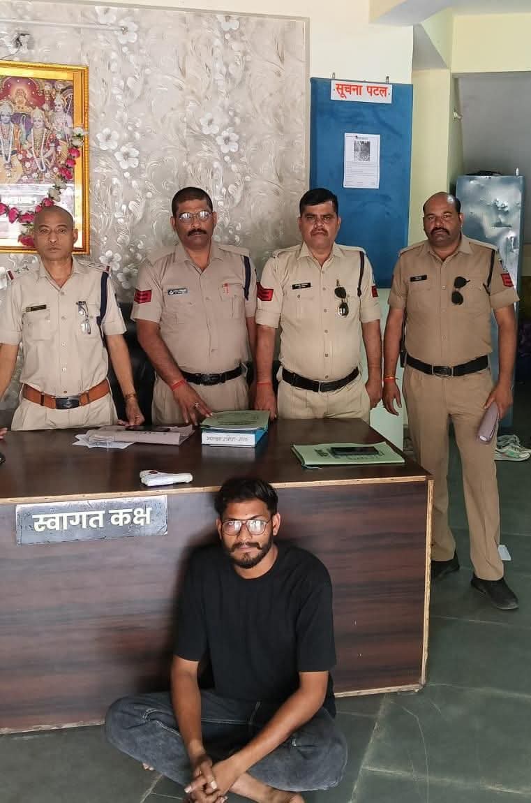 थाना कोतवाली पुलिस ने रात्रि भ्रमण के दौरान चौपाटी से अवैध पिस्टल सहित आरोपी को किया गिरफ्तार  posted by Amit Kumar Awasthi