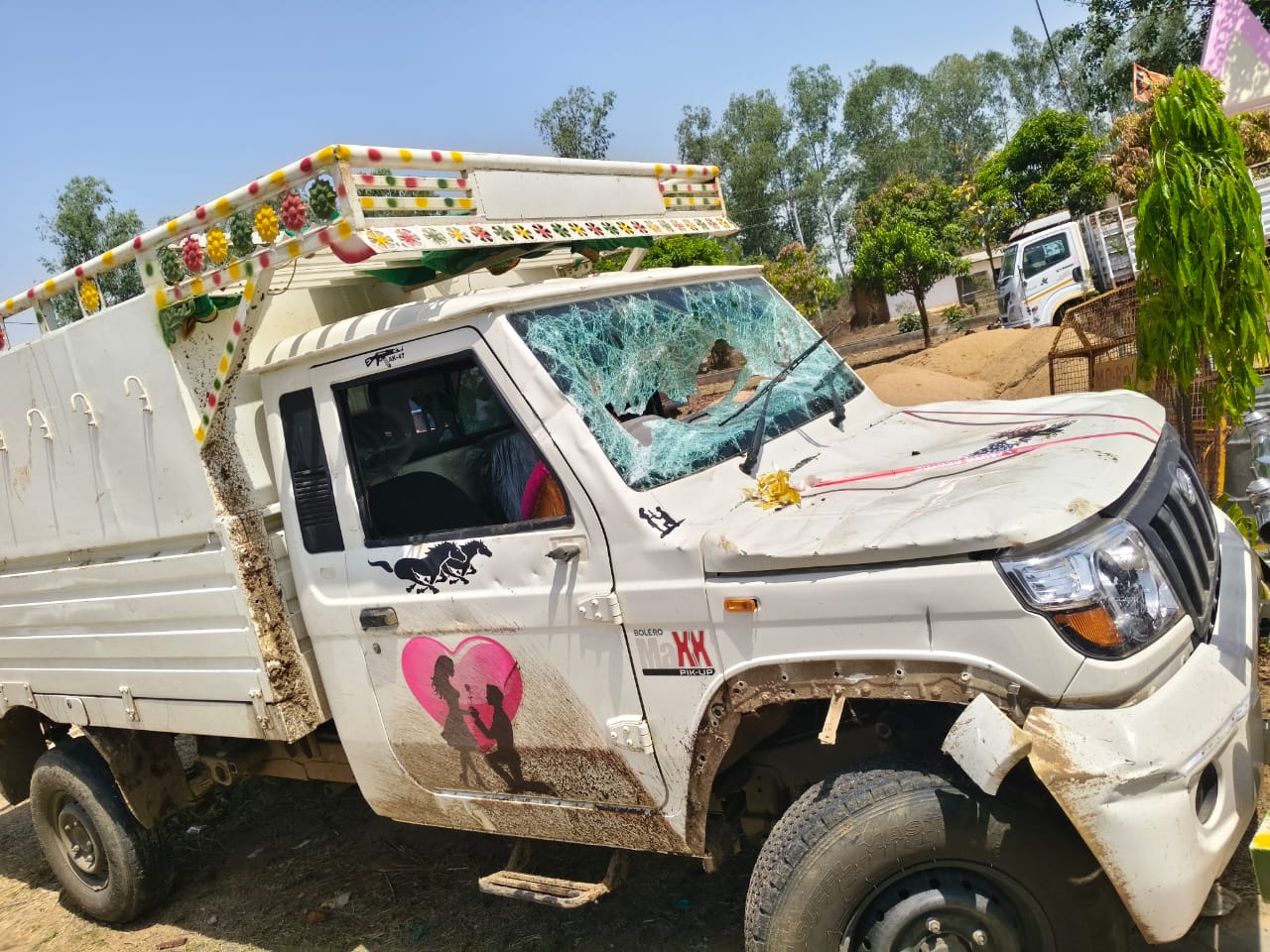 शिवसैनिक तोड़ रहे पशुतस्करों की कमर