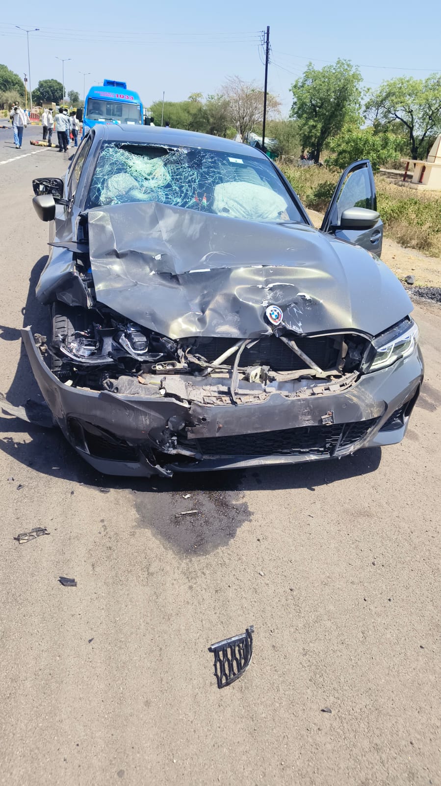 पांढुर्णा हाईवे पर परसोड़ी के पास सड़क हादसा दो भाइयों की गई जान posted by Umesh Kisna Dongare  from Pandhurna