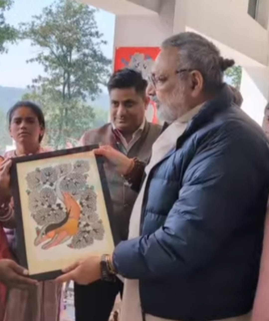 अमरकंटक निवासी चांदनी उर्वेती की गोंडी चित्रकला की वैश्विक पहचान 