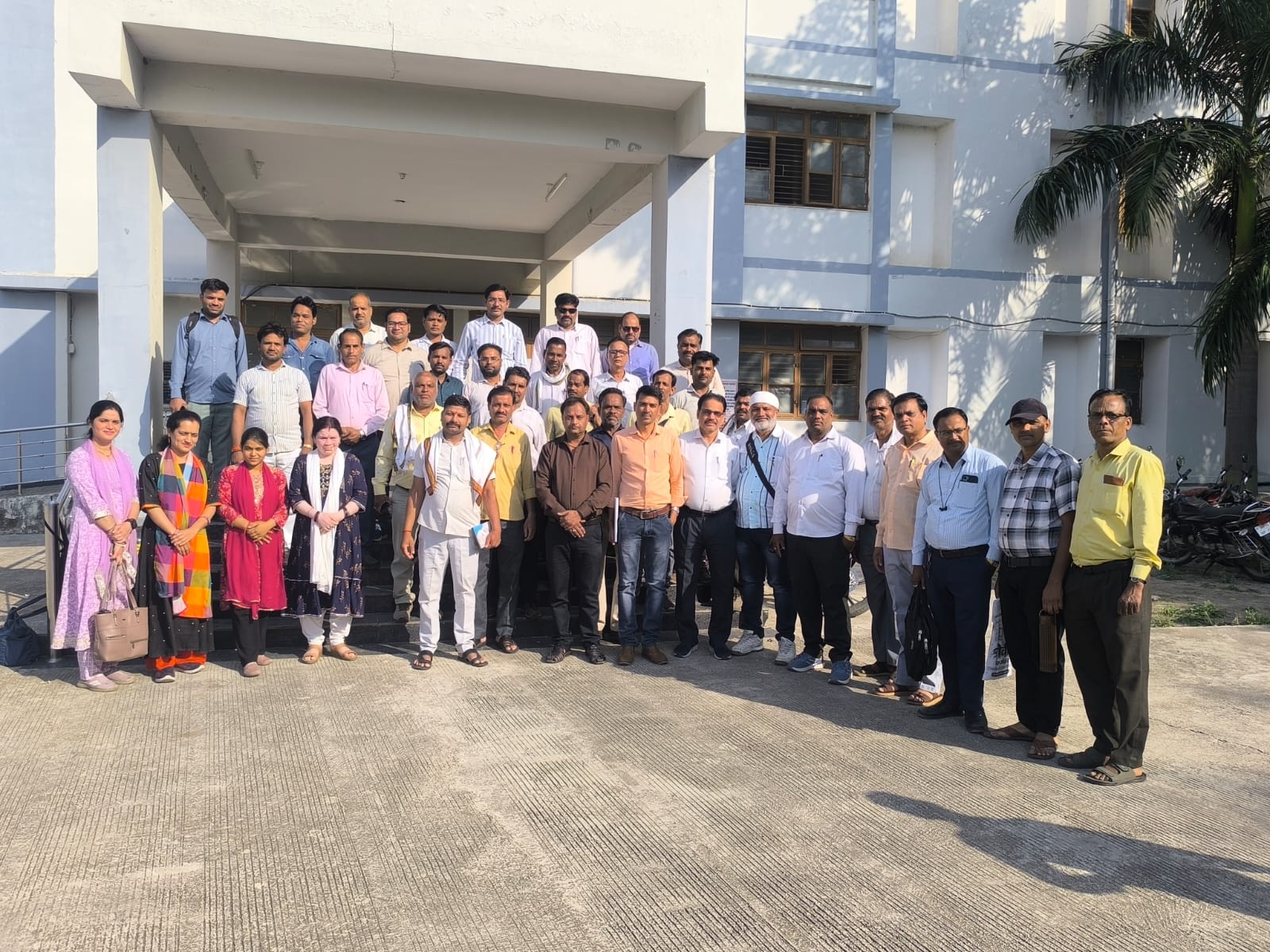 तहसील गढ़ाकोटा द्वारा तीन दिवसीय जनगणना प्रशिक्षण शिविर का समापन posted by Ravi Soni from Garhakota