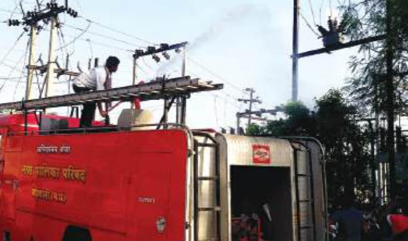 भीषण गर्मी में ओवरहीट होकर जला नवलपुरा ग्रिड का मीटर फायर फायर से बुझाई आग, posted by Lokesh Davde