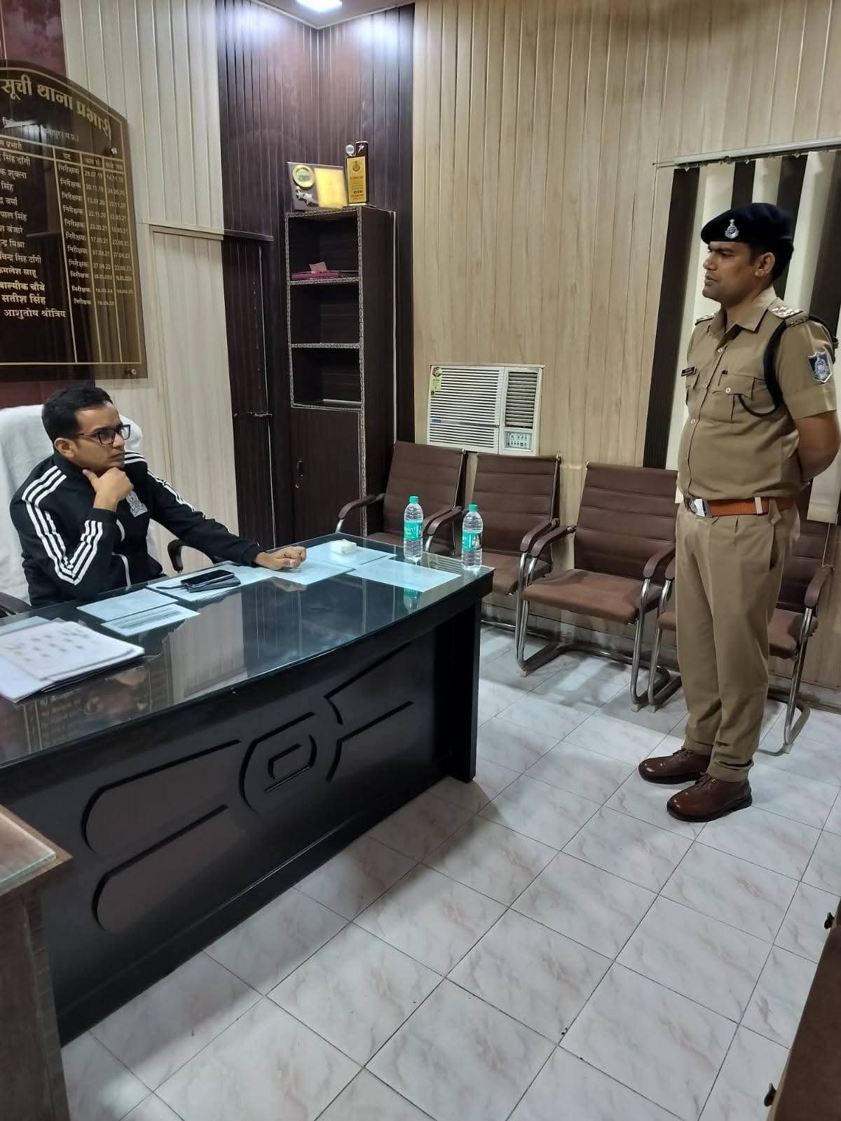 पुलिस अधीक्षक छतरपुर श्री अगम जैन ने आज शाम थाना सिविल लाइन में किया आकस्मिक भ्रमण, posted by Amit Kumar Awasthi