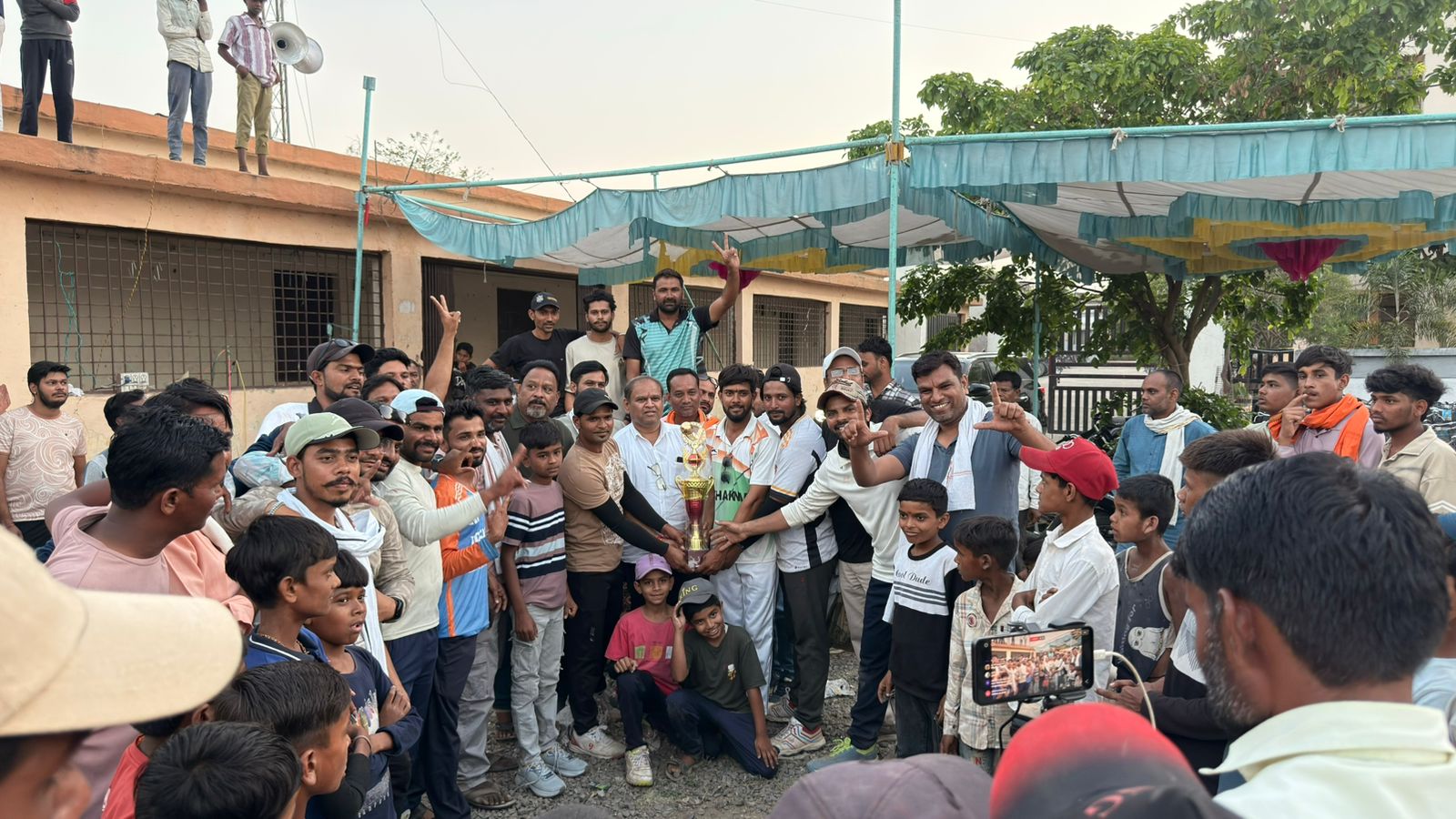 खकनार की ओटी 11 टीम ने क्रिकेट टूर्नामेंट खिताब जीता