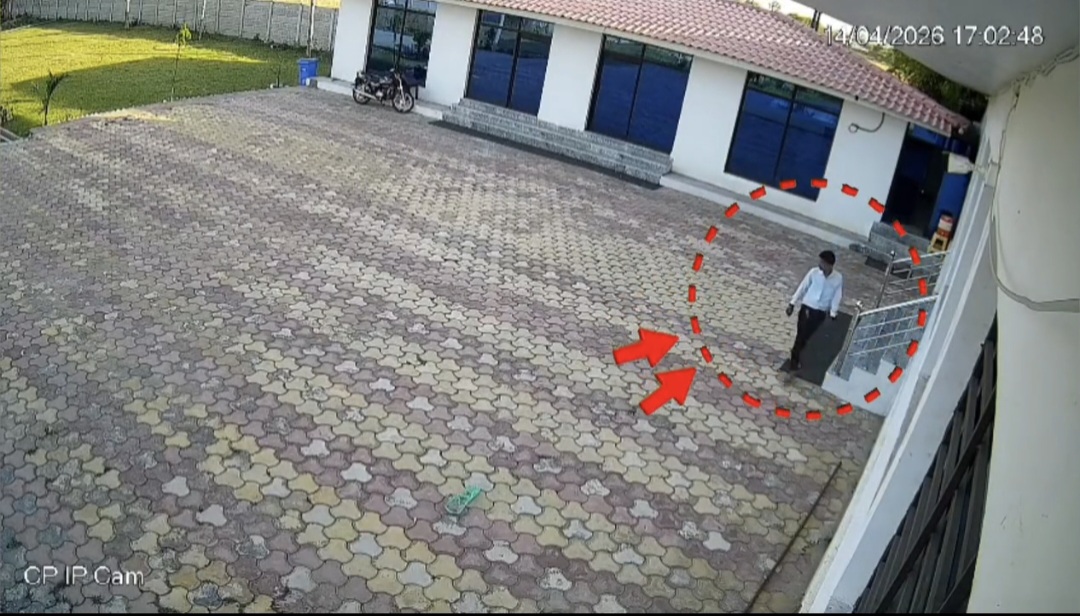 छतरपुर जिले के बमीठा थाना क्षेत्र से एक बेहद दर्दनाक हादसा सामने आया है।  posted by Amit Kumar Awasthi