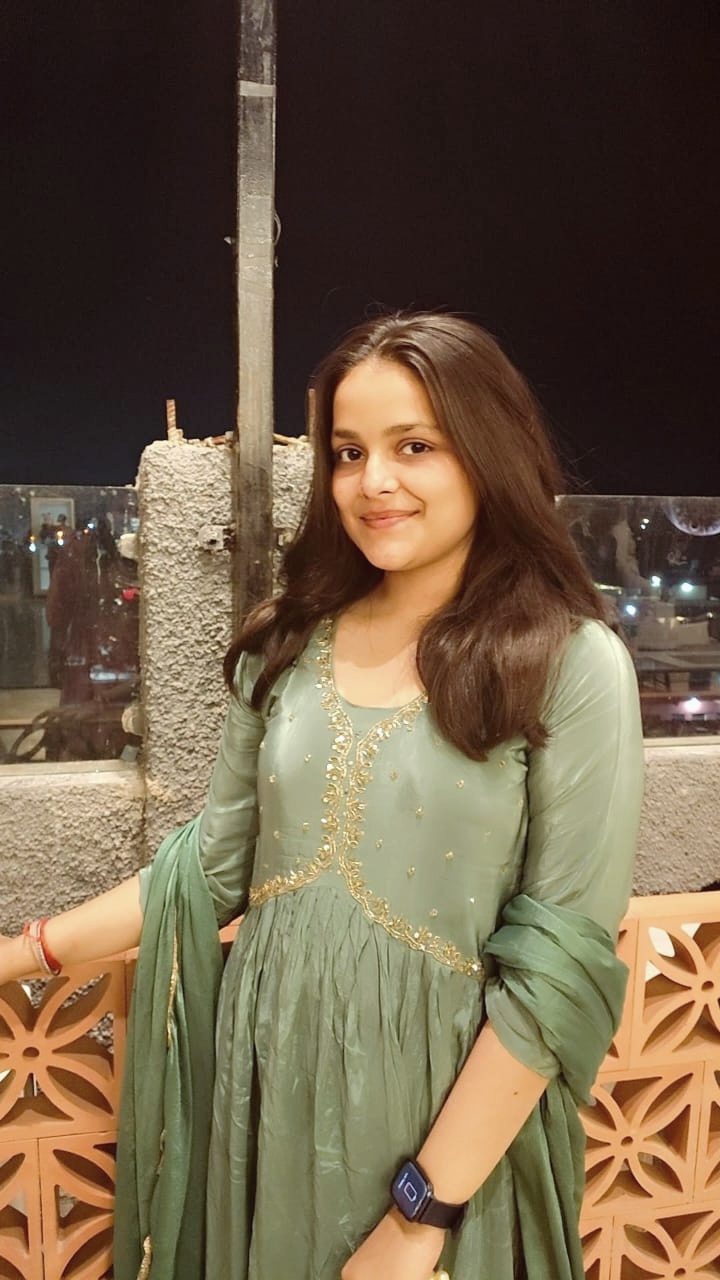 लिधौरा शासकीय कन्या हाई सेकेंडरी स्कूल की होनहार छात्रा नूपुर नायक (नैनी) सुपुत्री अमित नायक ने कक्षा 12वीं की परीक्षा में 87% अंक हासिल कर 