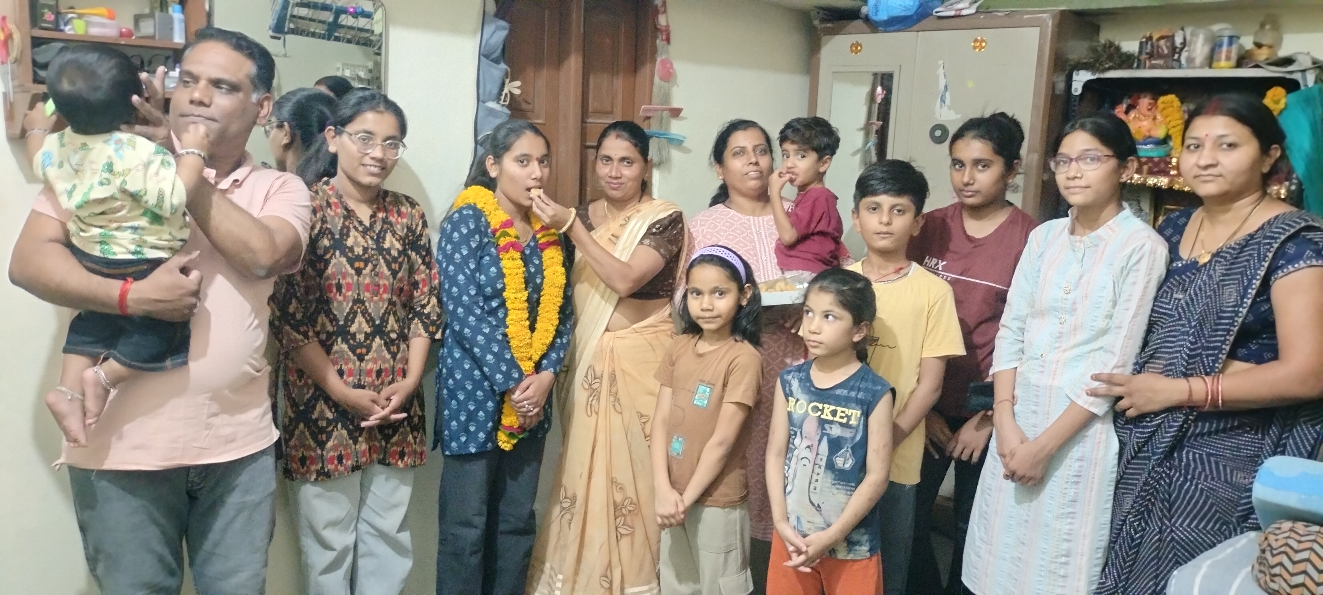 12 वी बोर्ड में एग्रीकल्चर से छात्रा सोनाल यादव ने 82 %  किया हाशिल , मिठाई खिलाकर दी परिजनों ने बधाई।उज्ज्वल भविष्य की कामना posted by Lokesh Davde