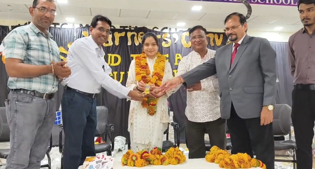 बड़वानी। उमामा मंसूरी बड़वानी टॉपर, प्रदेश में सातवीं रैंक 12वीं बायोलॉजी में 97%अंक हासिल कर बनाया रिकॉर्ड