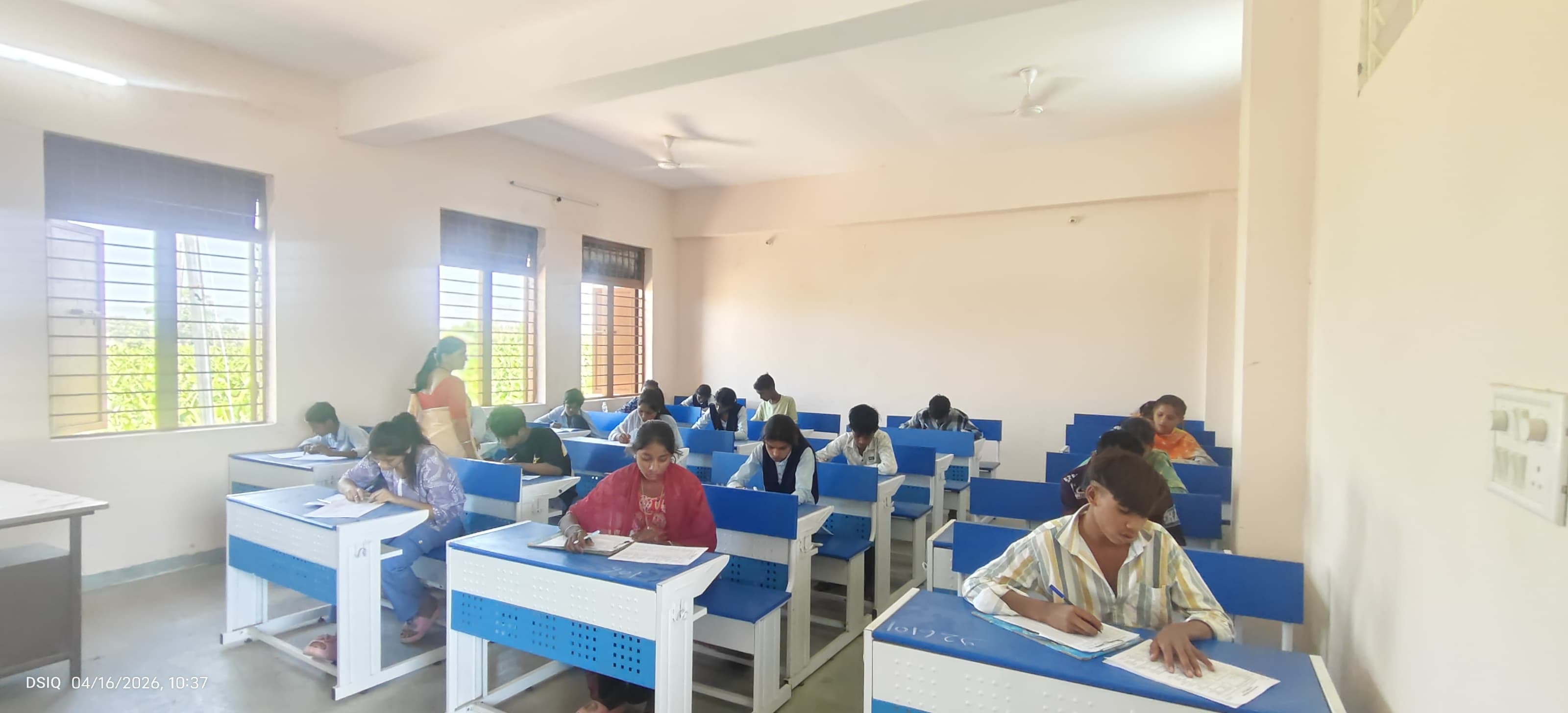 सत्र 2026-27 हेतु उत्कृष्ट विद्यालय  खकनार में प्रवेश परीक्षा आयोजित