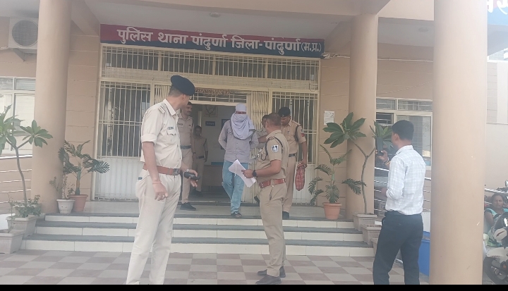 पांढुर्णा पुलिस की हेलमेट चैकिंग के दौरान हाथ लगा ड्रग्स सप्लायर मिली बड़ी सफलता