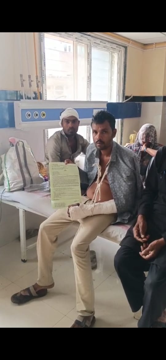 गुना रघोगढ़ में पीड़ित परिवार की न्याय की गुहार posted by Ved Parkash Arya from Guna