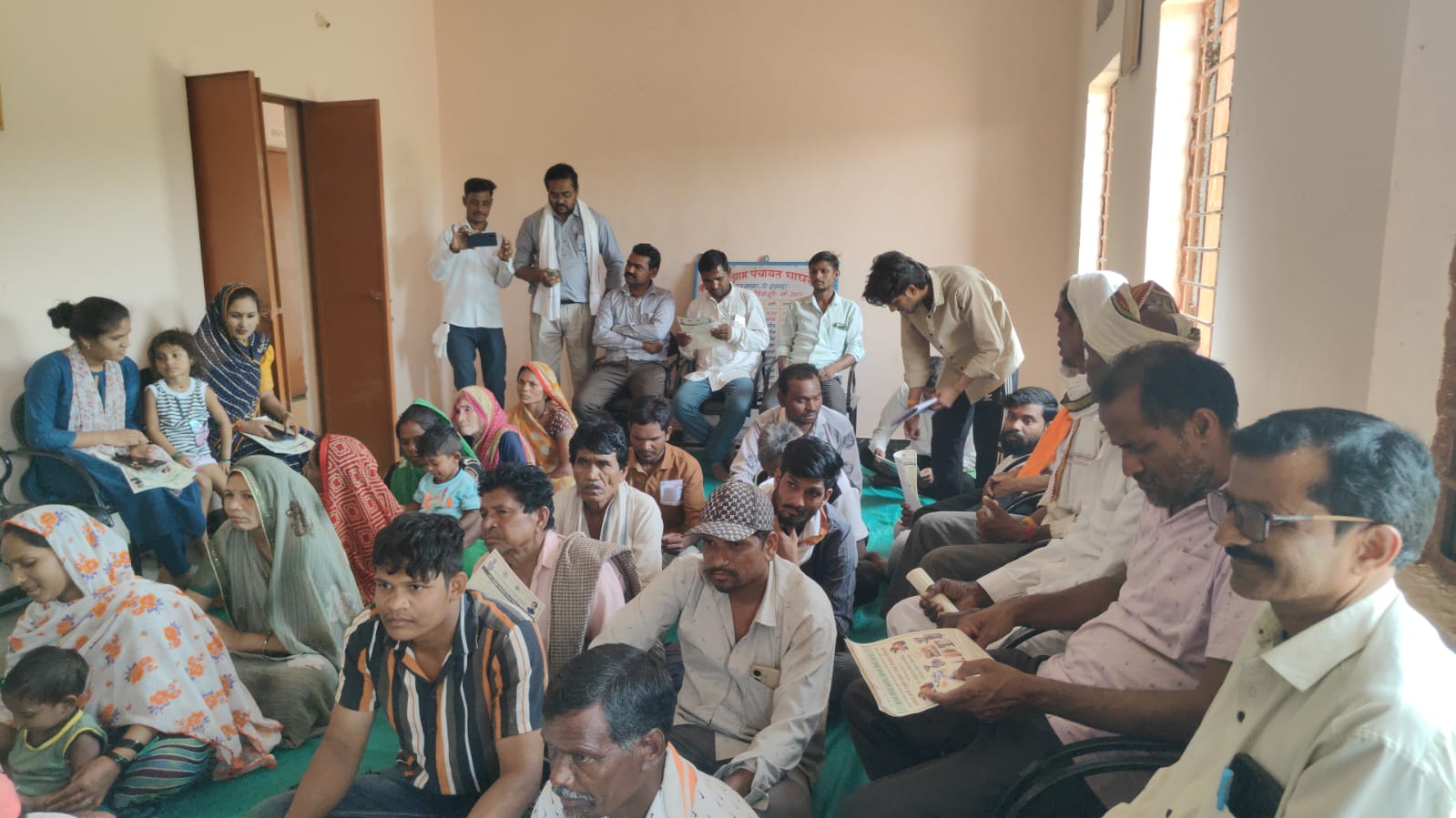 नेपानगर के ग्राम घाघरला में जल गंगा संवर्धन अभियान कार्यक्रम किया गया