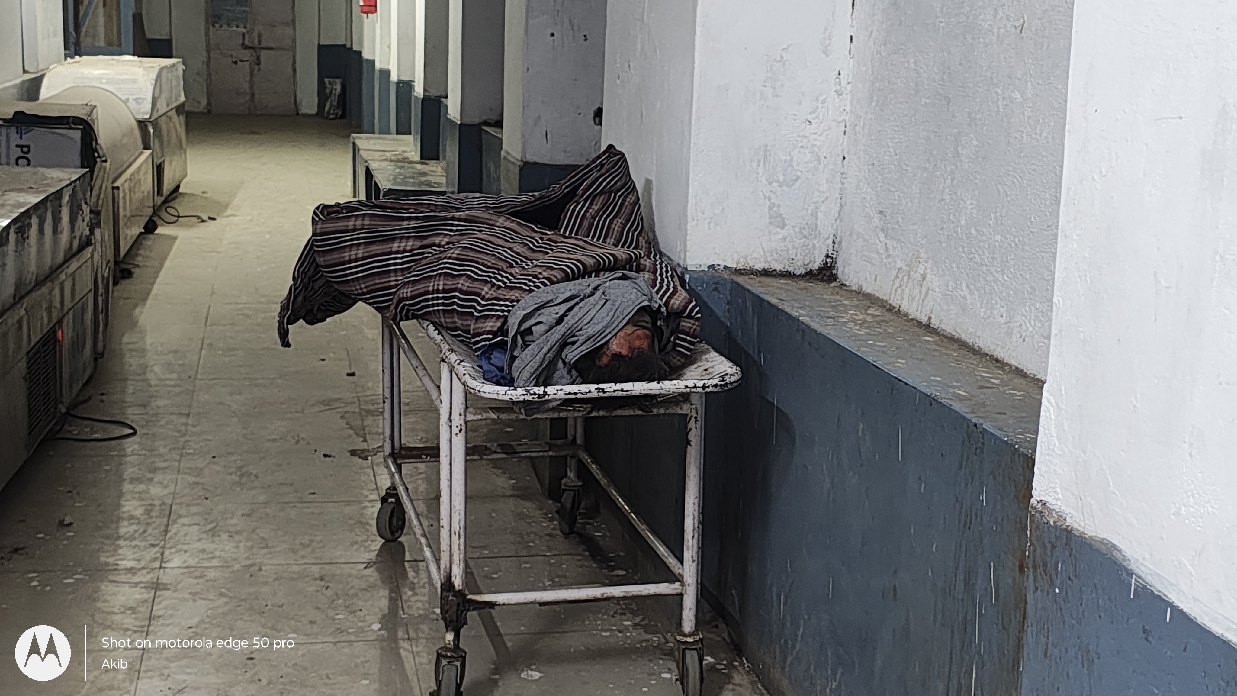 खेत में बनी टपरिया में लगी आग, अंदर सो रहा मजदूर जिंदा जला, जिला अस्पताल ले जाते समय मौत..