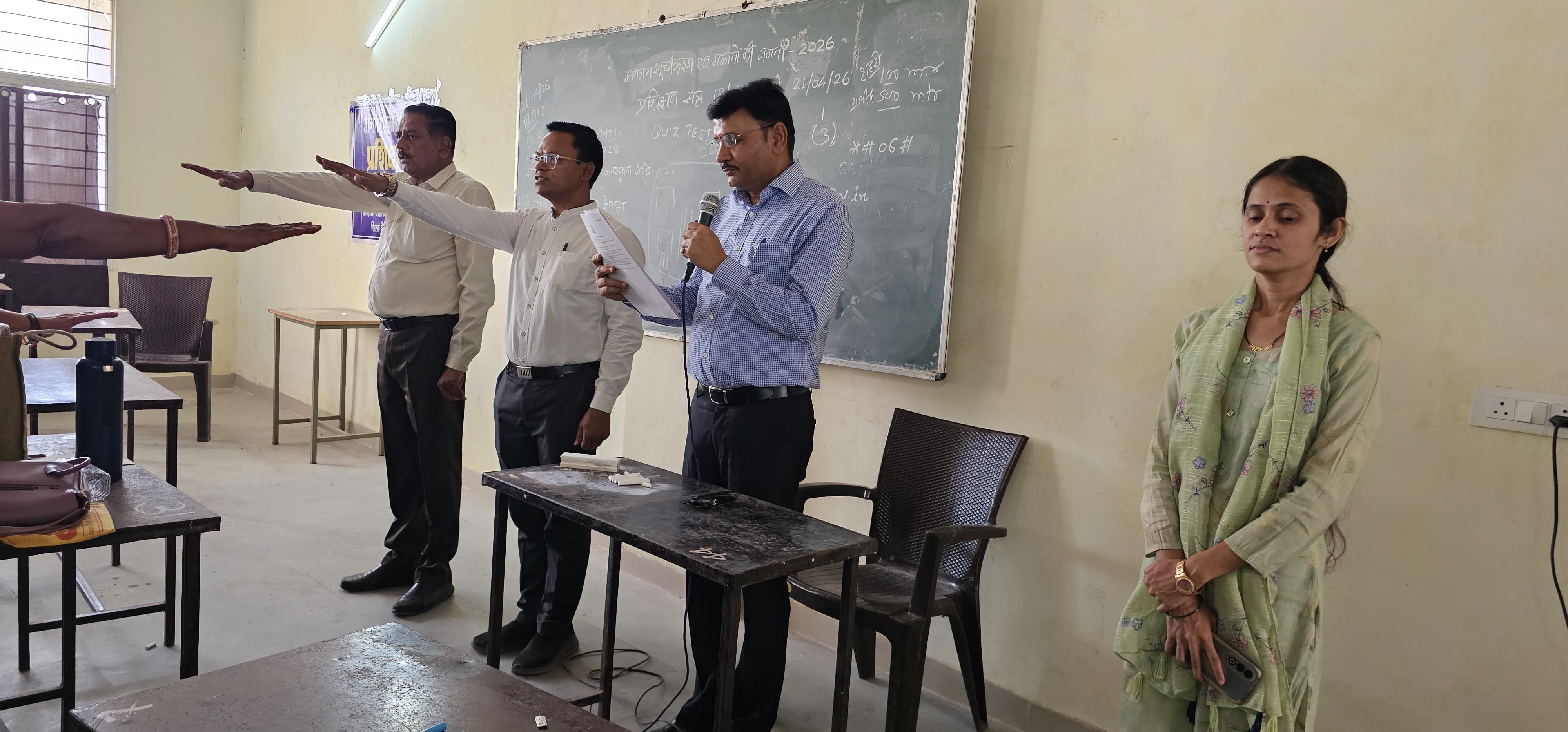 आमला में जनगणना 2027 को लेकर अनूठी पहल, एसडीओ शैलेन्द्र बड़ोनिया ने स्वयं कर दिखाई “स्व-गणना”