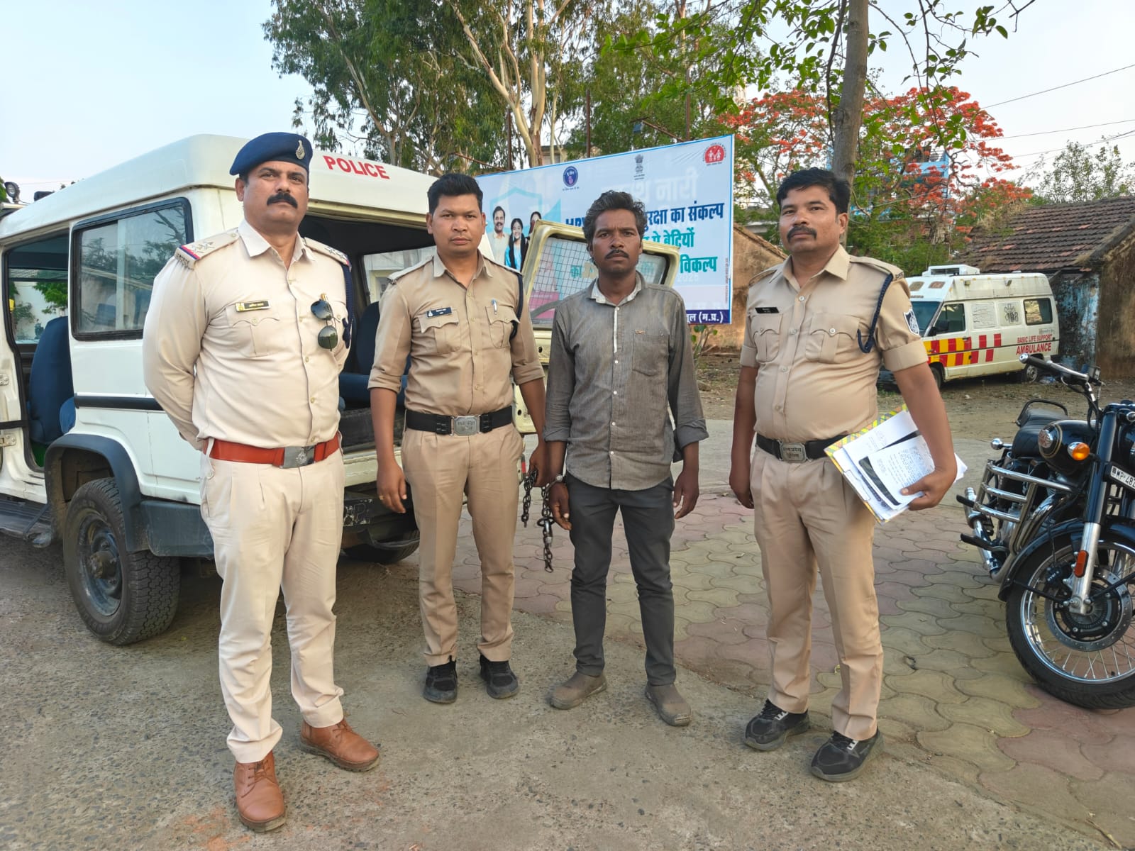 हत्या के मामले में पेरोल पर फरार आरोपी 10 साल बाद गिरफ्तार, मुलताई पुलिस की बड़ी सफलता posted by Mohammad Asif Langha from Amla