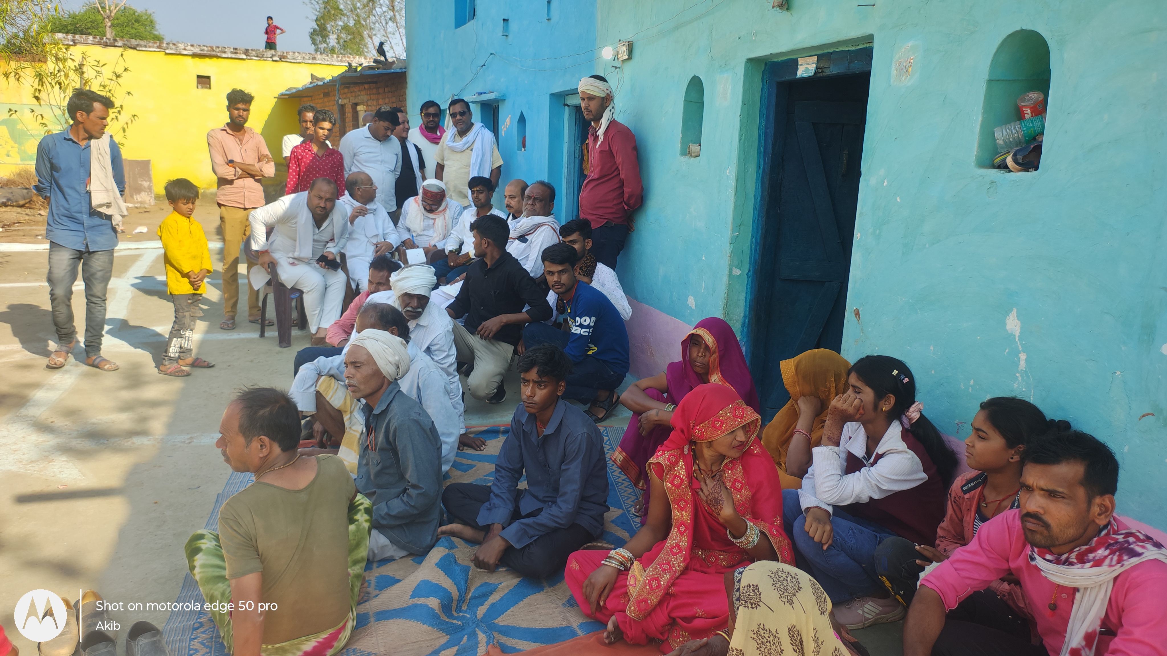 दलित दूल्हे से मारपीट के आरोपियों की गिरफ्तारी के लिए पुलिस दे रही दबिश, कांग्रेस के प्रतिनिधि मंडल ने पीड़ित परिवार से की मुलाकात posted by Akib Khan from Damoh