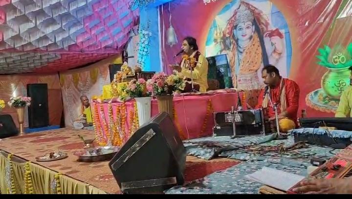 उदयपुरा में गूंजे भक्ति के स्वर, महायज्ञ का तीसरा दिन श्रृद्धालुओं की उमड़ी भीड़  posted by Ravi Soni from Garhakota